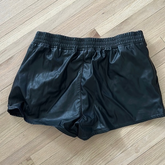 H&M faux leather shorts - Picture 2 of 5